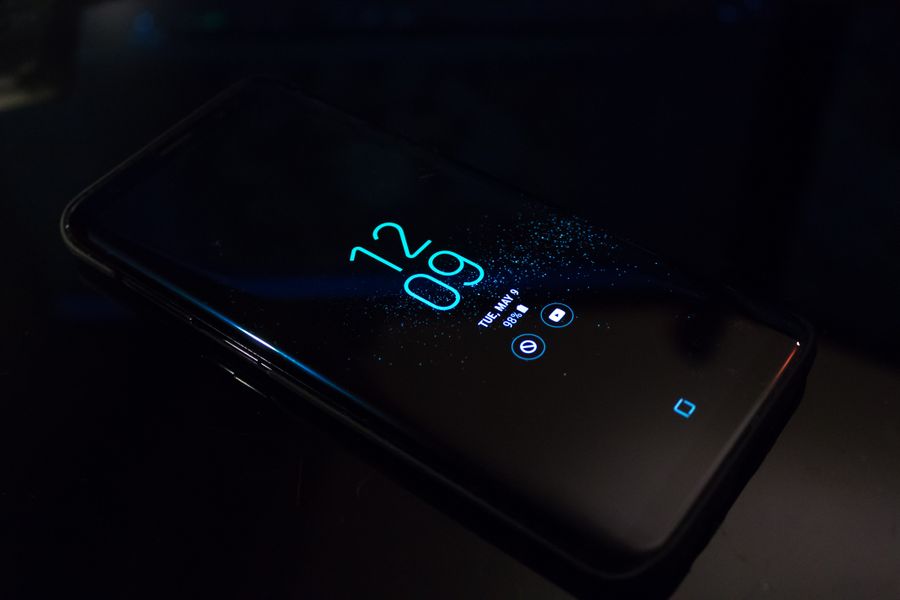 Smartphone LCD and OLED display